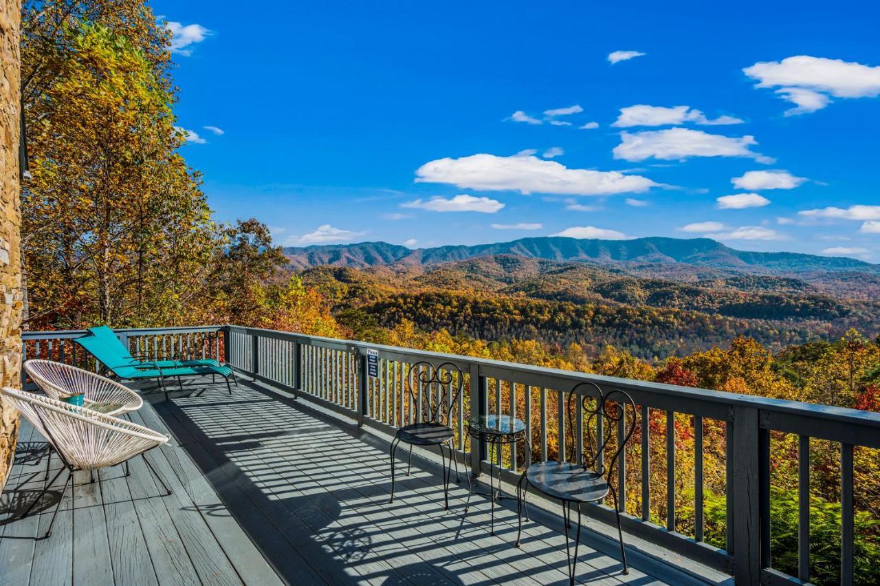 Barenberg Cabin: Panoramic Smoky Mountain Retreat with Dual Suites Gatlinburg Exterior photo