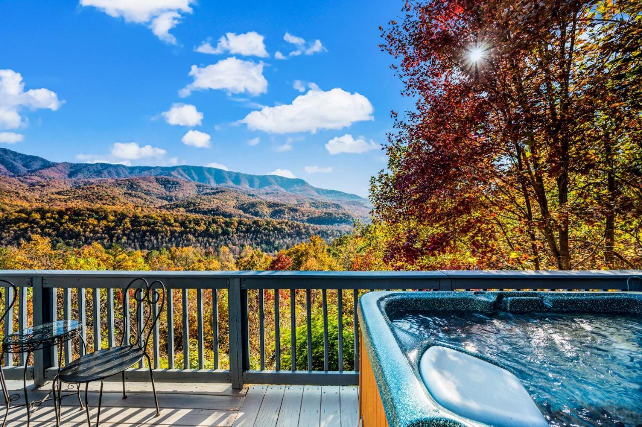 Barenberg Cabin: Panoramic Smoky Mountain Retreat with Dual Suites Gatlinburg Exterior photo