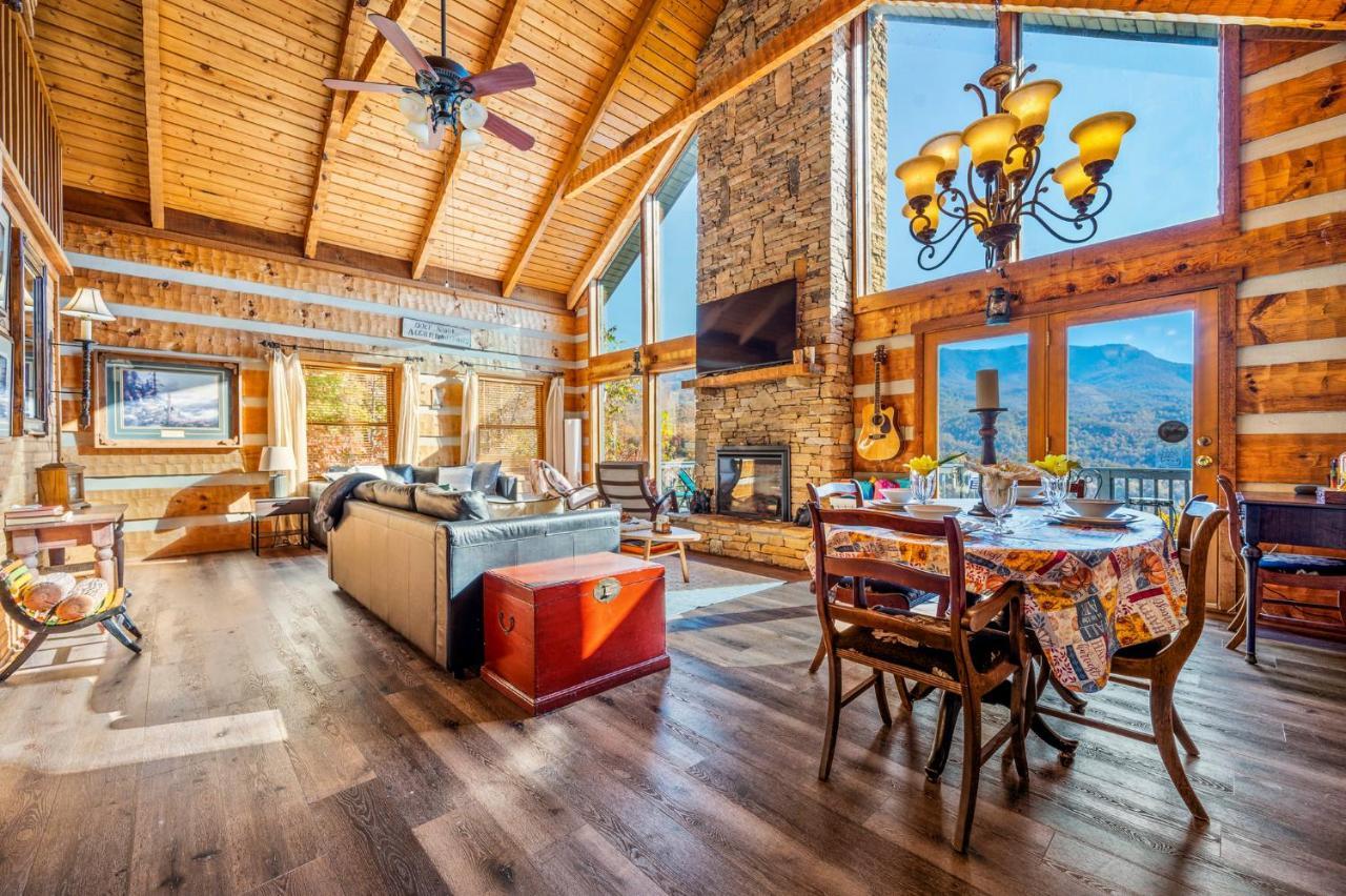 Barenberg Cabin: Panoramic Smoky Mountain Retreat with Dual Suites Gatlinburg Exterior photo