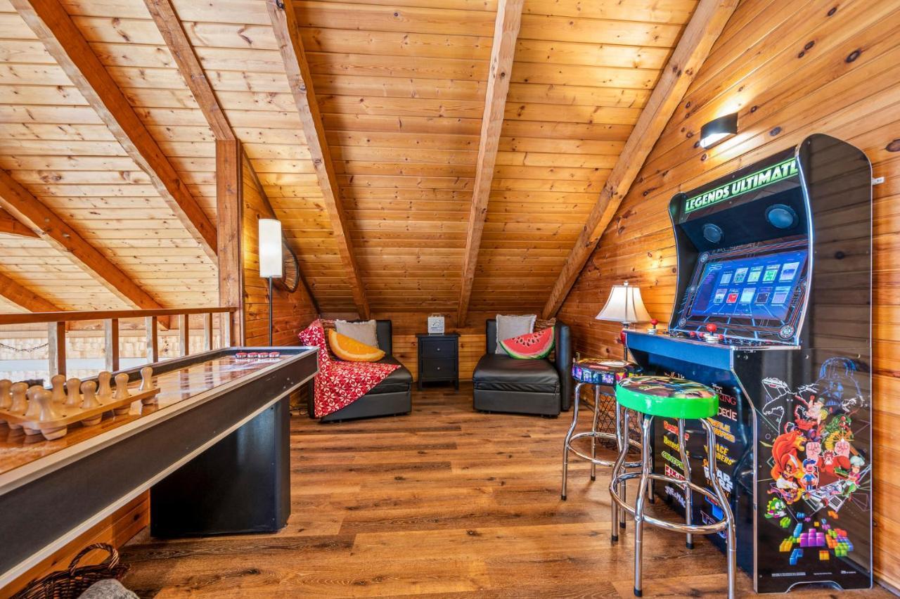 Barenberg Cabin: Panoramic Smoky Mountain Retreat with Dual Suites Gatlinburg Exterior photo
