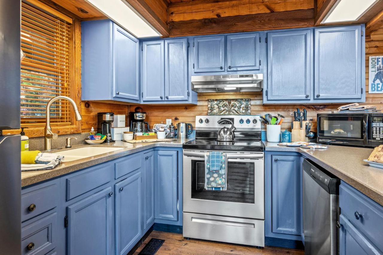 Barenberg Cabin: Panoramic Smoky Mountain Retreat with Dual Suites Gatlinburg Exterior photo