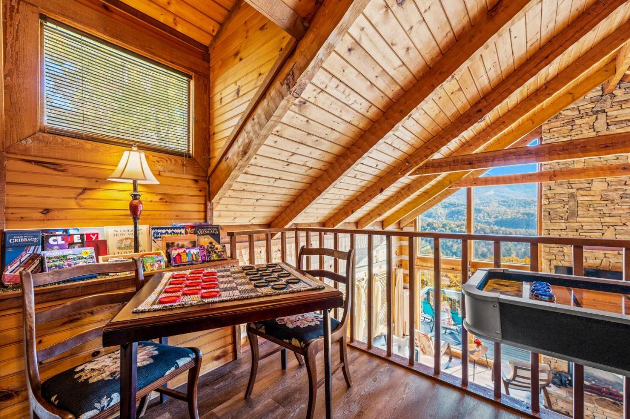 Barenberg Cabin: Panoramic Smoky Mountain Retreat with Dual Suites Gatlinburg Exterior photo