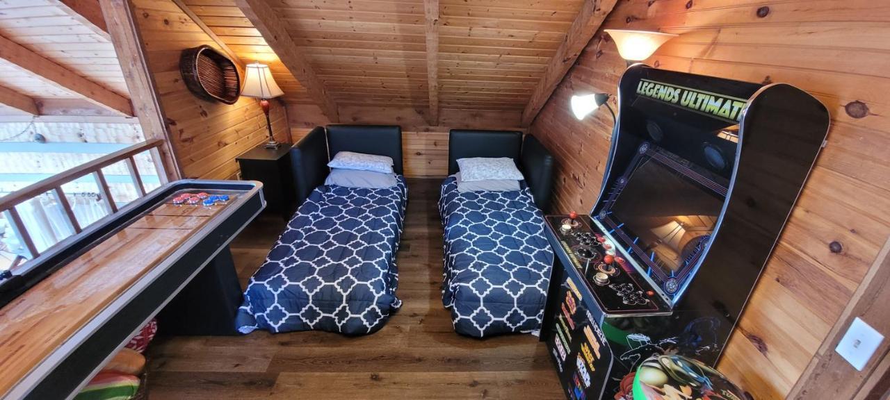 Barenberg Cabin: Panoramic Smoky Mountain Retreat with Dual Suites Gatlinburg Exterior photo