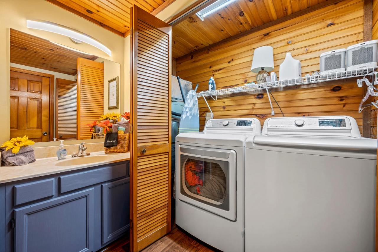 Barenberg Cabin: Panoramic Smoky Mountain Retreat with Dual Suites Gatlinburg Exterior photo