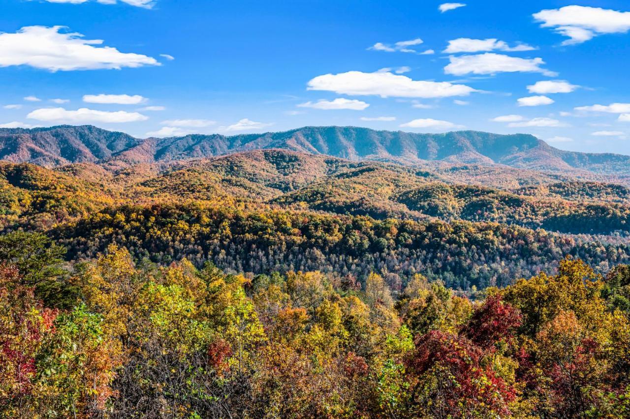 Barenberg Cabin: Panoramic Smoky Mountain Retreat with Dual Suites Gatlinburg Exterior photo