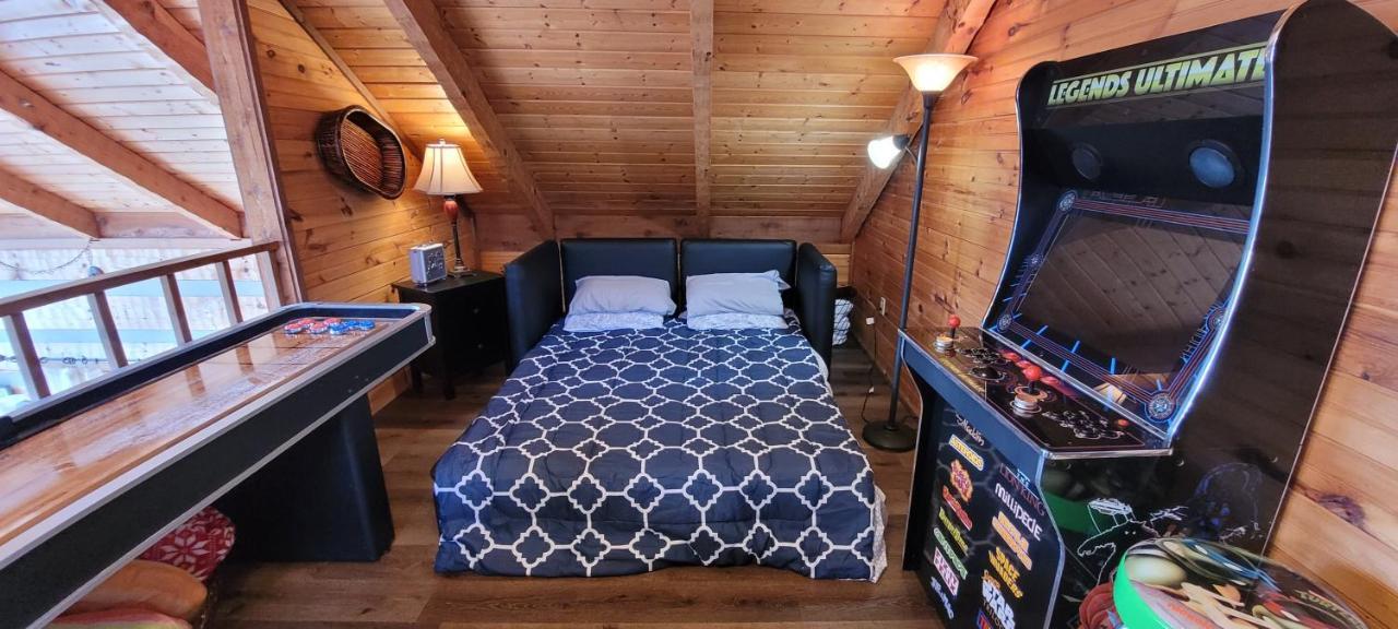 Barenberg Cabin: Panoramic Smoky Mountain Retreat with Dual Suites Gatlinburg Exterior photo